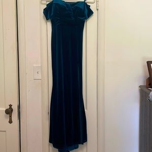 Formal dark blue velvet fitted dress